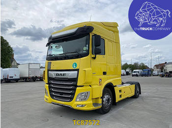 مقطورة السحب DAF XF