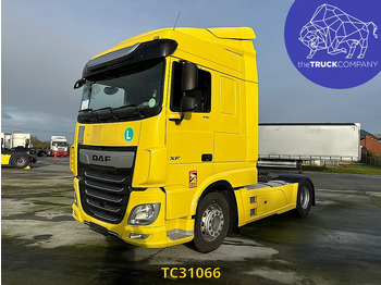 مقطورة السحب DAF XF