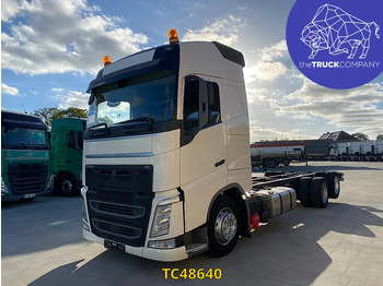 شاحنة بهيكل معدني للمقصورة VOLVO FH 460