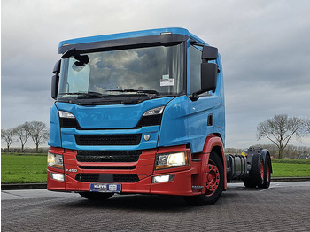 شاحنة بهيكل معدني للمقصورة SCANIA P 450