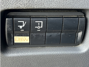 شاحنة بصندوق مغلق Mercedes-Benz Atego 818 Klima AHK 6,05m Koffer LBW Tempomat: صورة 2 شاحنة بصندوق مغلق Mercedes-Benz Atego 818 Klima AHK 6,05m Koffer LBW Tempomat: صورة 2