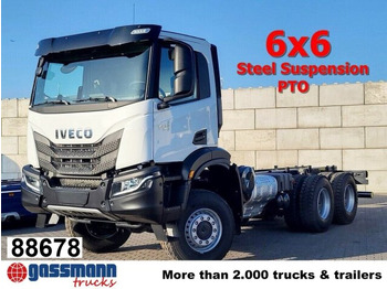 شاحنة بهيكل معدني للمقصورة IVECO T-WAY