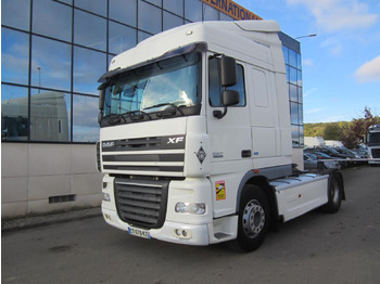 مقطورة السحب DAF XF 105 460