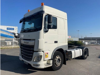 مقطورة السحب DAF XF 105