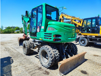 حفار ذو عجلات TAKEUCHI