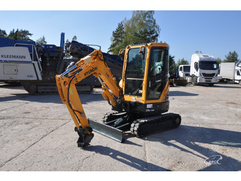 حفار صغير HYUNDAI