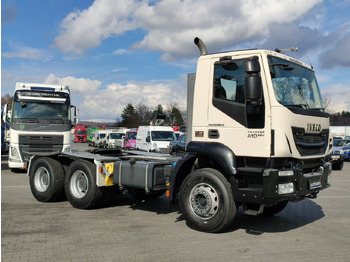 تأجير Iveco Trakker 26.410 6x4 Manual Mały Przebieg tylko-46000km Iveco Trakker 26.410 6x4 Manual Mały Przebieg tylko-46000km: صورة 5