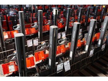 شاحنة نقل الطبالي BT