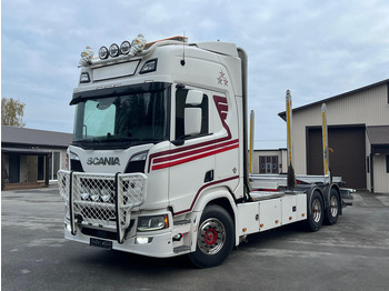 شاحنة قطع الأشجار SCANIA R 730