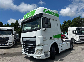 مقطورة السحب DAF XF 460