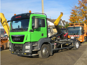 شاحنة برافعة خطافية MAN TGS