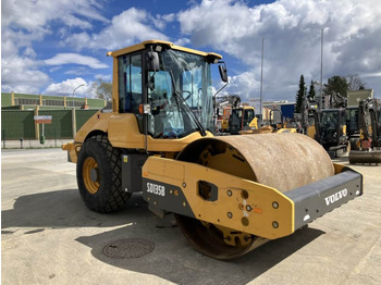 ضاغطة التربة VOLVO SD135B
