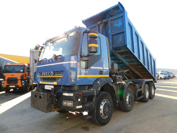 شاحنة قلاب IVECO Trakker