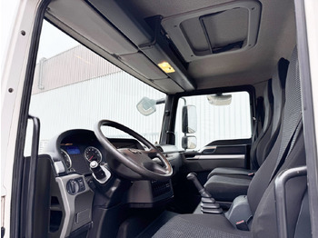 Interior photo 1: شاحنة صندوقية MAN TGL 8.150 4x2 BL TGL 8.150 4x2 BL, Möbelkoffer mit Rolltor