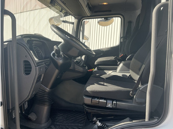 Interior photo 1: تأجير Mercedes-Benz Atego 818/23 K 4x2 Atego 818/23 K 4x2, 2x AHK, 5x VORHANDEN! Mercedes-Benz Atego 818/23 K 4x2 Atego 818/23 K 4x2, 2x AHK, 5x VORHANDEN!