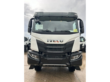 شاحنة بهيكل معدني للمقصورة IVECO T-WAY