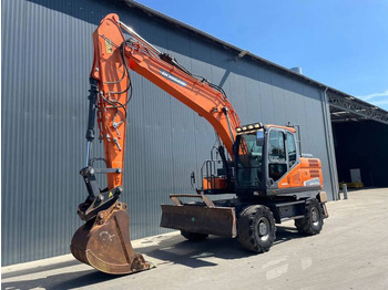 حفار ذو عجلات DOOSAN DX170W-5