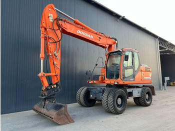 حفار ذو عجلات DOOSAN DX170W