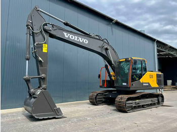 حفار زاحف VOLVO EC210