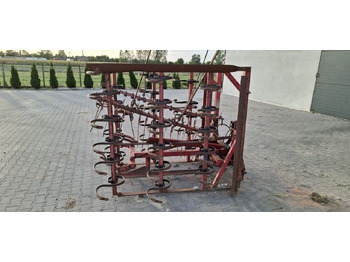 آلة حراثة VÄDERSTAD