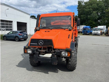 شاحنة قلاب UNIMOG