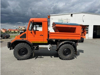 شاحنة قلاب Mercedes-Benz Unimog 418/10 Winterdienst2000: صورة 2 شاحنة قلاب Mercedes-Benz Unimog 418/10 Winterdienst2000: صورة 2