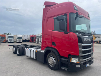 شاحنة ذات ستائر جانبية SCANIA R 450
