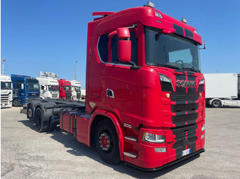 ناقلة حاويات/ شاحنة حاويات SCANIA S 500