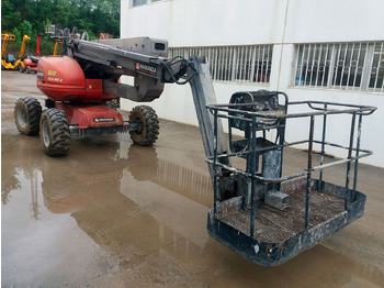 مرفاع مفصلي MANITOU 180 ATJ