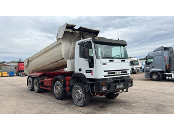 شاحنة قلاب Iveco EUROTRAKKER 320 E 35 (GRAND PONT / LAMES / POMPE MANUELLE / 8X4 / CURSOR 8): صورة 3