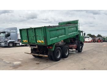 شاحنة قلاب Renault G 300 MAXTER (GRAND PONT / POMPE MANUELLE / 6X4): صورة 5
