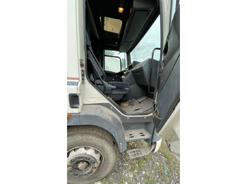 مقطورة السحب DAF CF 85: صورة 2