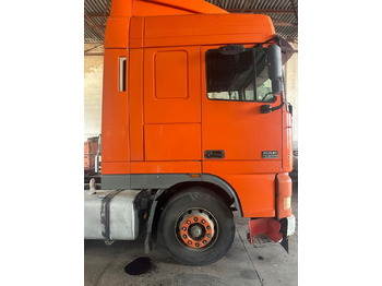 مقطورة السحب DAF XF 95 Tractor unit: صورة 3