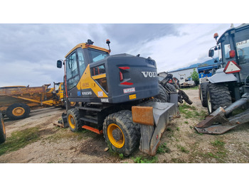 حفار ذو عجلات VOLVO EWR150E