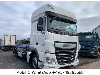 ناقلة حاويات/ شاحنة حاويات DAF XF 460