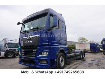 شاحنة بهيكل معدني للمقصورة MAN TGX 26.510