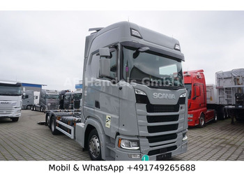 شاحنة بهيكل معدني للمقصورة SCANIA S 450