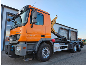شاحنة برافعة خطافية MERCEDES-BENZ Actros 2532