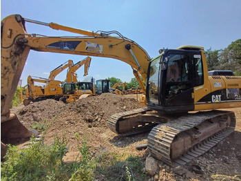 حفار زاحف CATERPILLAR 318