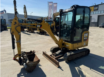 حفار زاحف CATERPILLAR 301.8