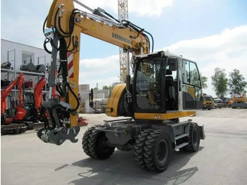 حفار ذو عجلات LIEBHERR A 913