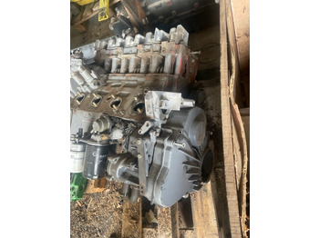 المحرك و قطع الغيار - آلات زراعية Deutz BF4L1011 blok wał głowica 04178912: صورة 2