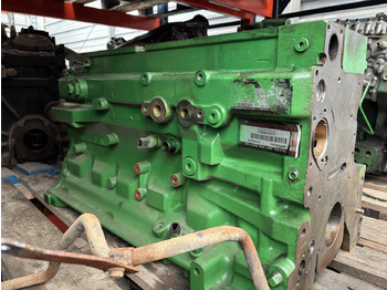 مجموعة الأسطوانة - آلات زراعية John Deere 6068HL504 Blok Silnika DZ104575: صورة 2