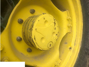 المحور و قطع الغيار JOHN DEERE