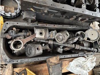 المحرك و قطع الغيار MASSEY FERGUSON