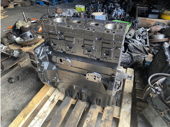 المحرك و قطع الغيار PERKINS