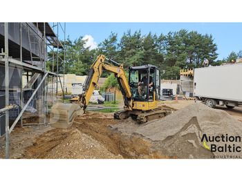 حفار صغير CATERPILLAR 303CR