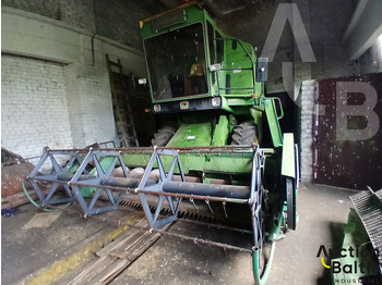 حصادة لنقل الطعام John Deere 1055: صورة 4