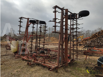 آلة حراثة VÄDERSTAD