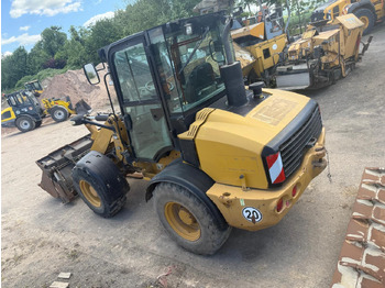 اللودر بعجل CATERPILLAR 908H